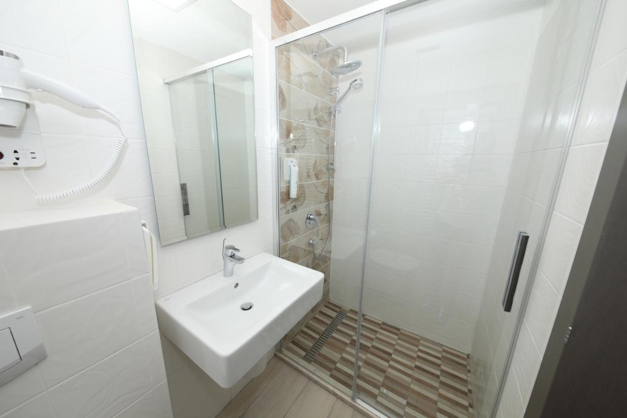 מאמאיה Hotel Delfin מראה חיצוני תמונה