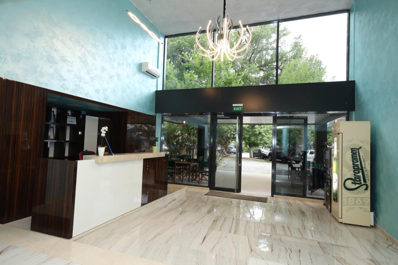 מאמאיה Hotel Delfin מראה חיצוני תמונה