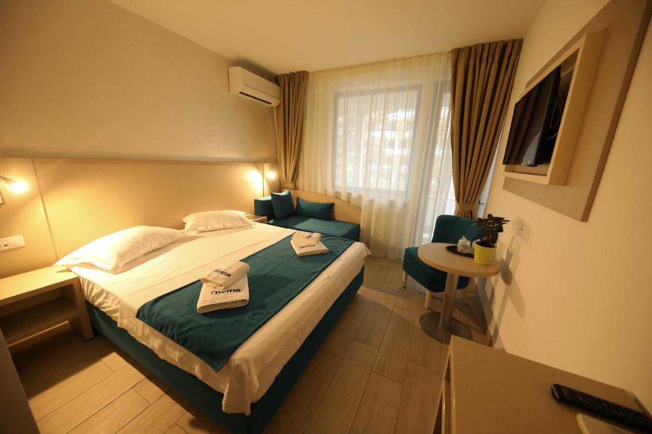 מאמאיה Hotel Delfin מראה חיצוני תמונה