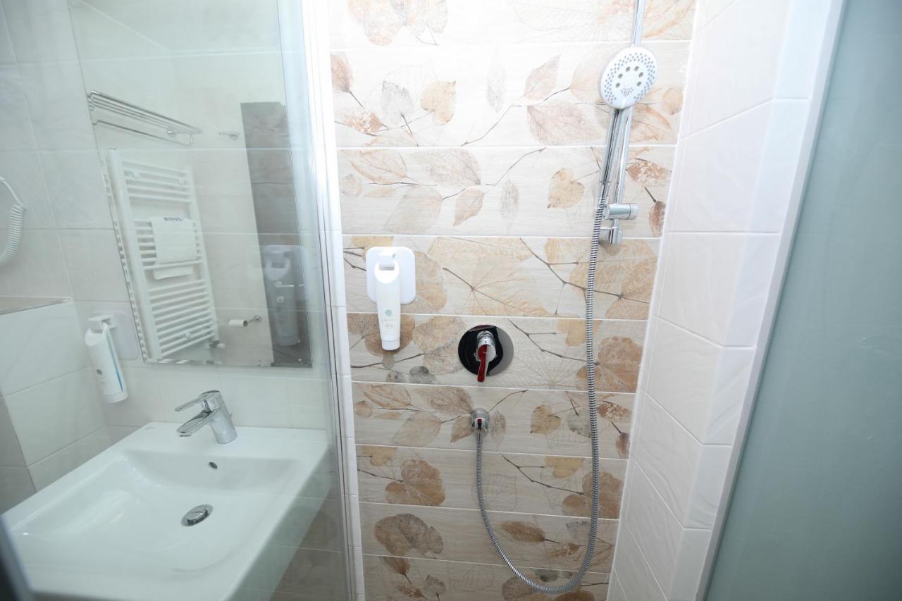 מאמאיה Hotel Delfin מראה חיצוני תמונה