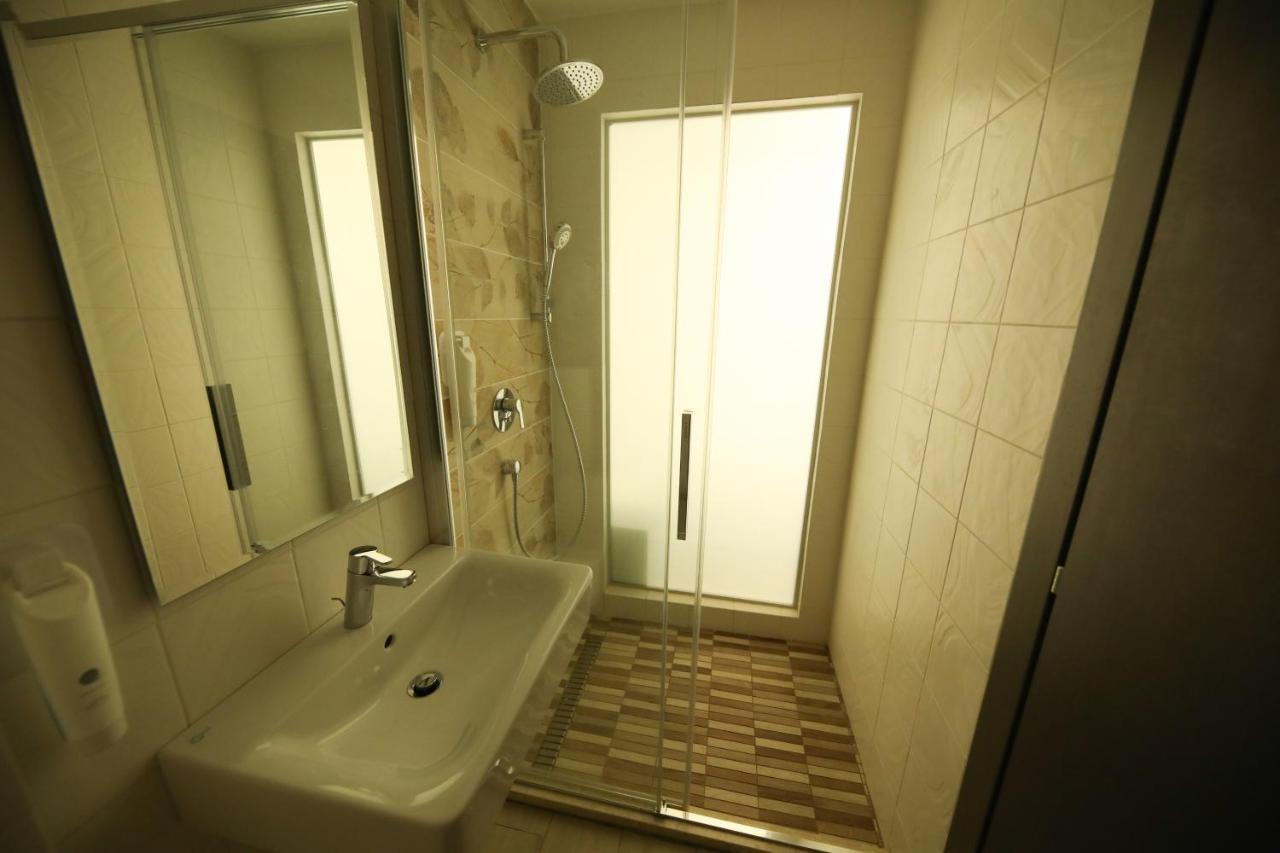 מאמאיה Hotel Delfin מראה חיצוני תמונה