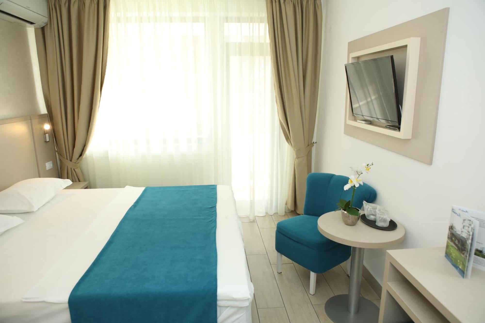 מאמאיה Hotel Delfin מראה חיצוני תמונה